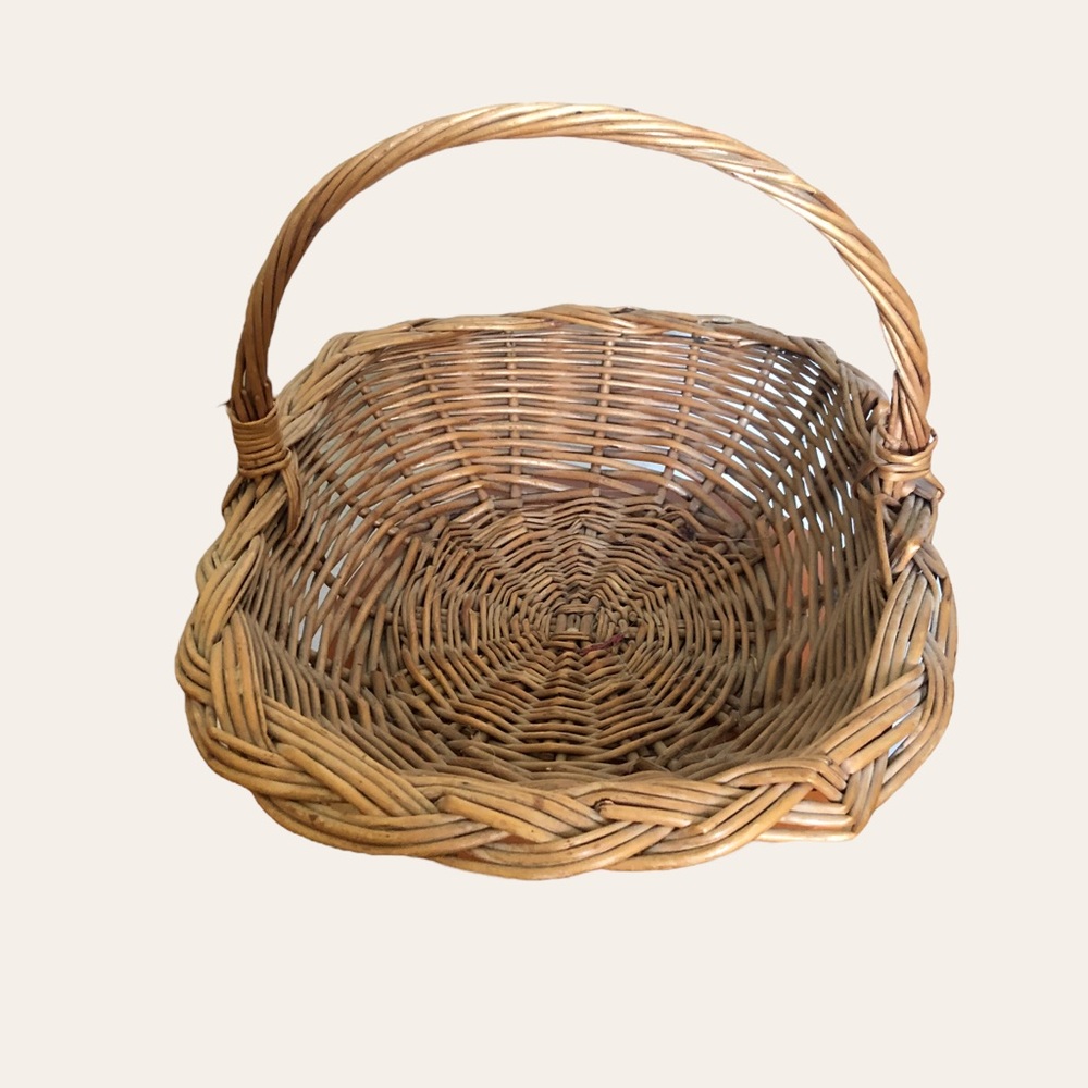 Vintage Wicker Basket w/ Handle